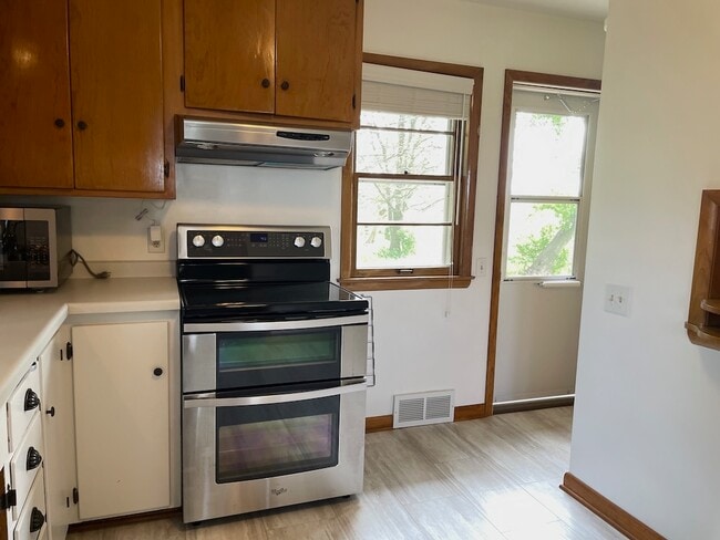 Photo - 7127 Elderberry Rd