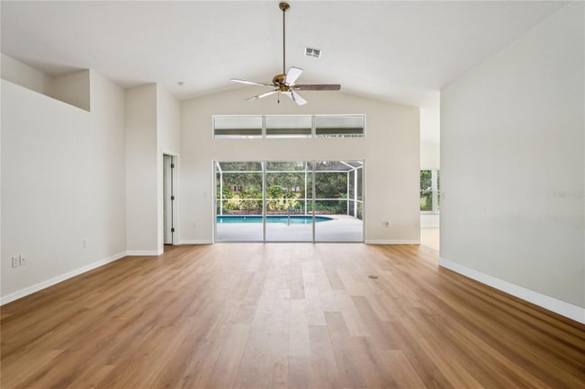 Photo - 322 Greenwich Cir