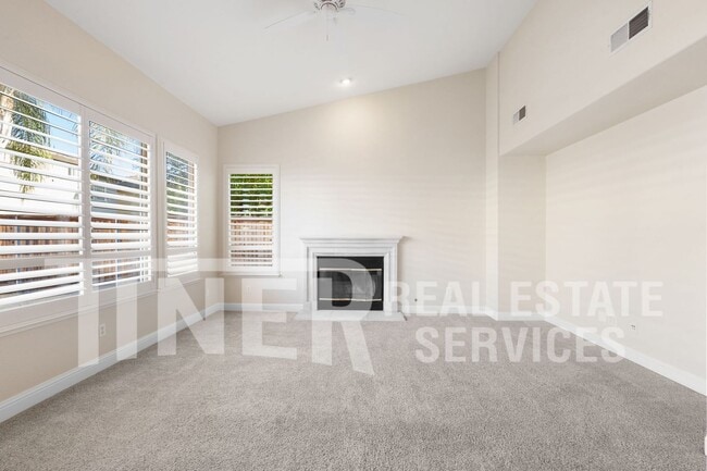 Photo - 1841 Edgemore Ave