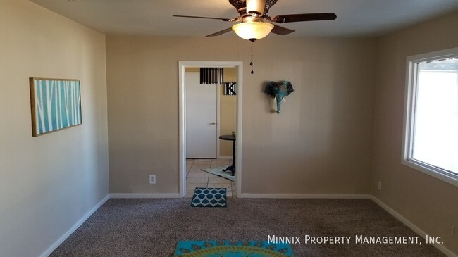 Photo - 3005 49th St