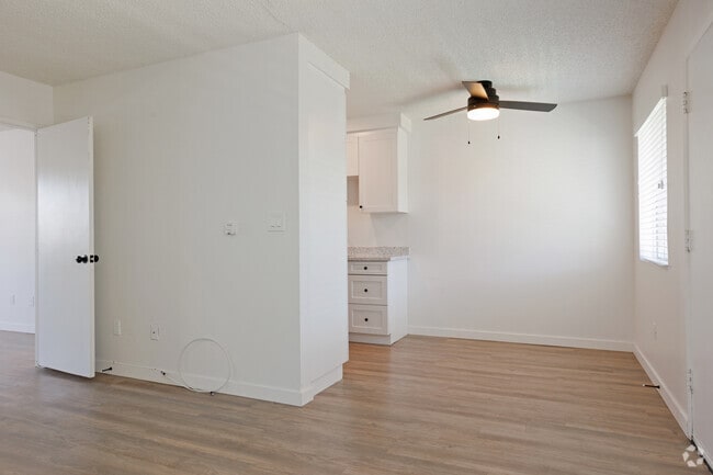 1HAB, 1BA - 600 ft² - Paloma