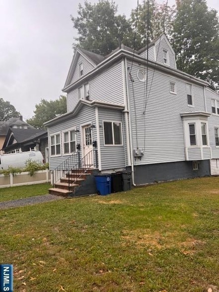 Photo - 73 College Pl