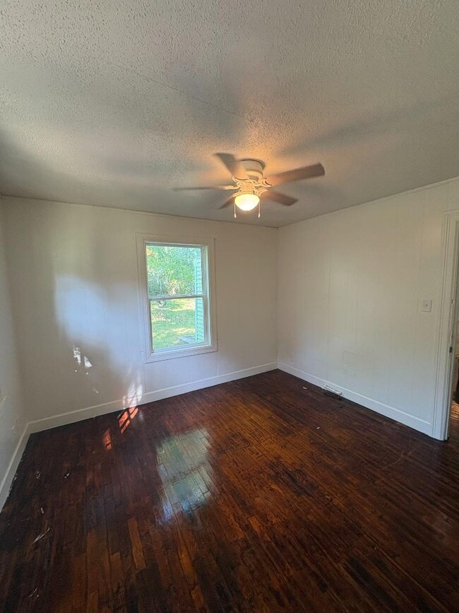 Photo - 1439 S Oak Ave