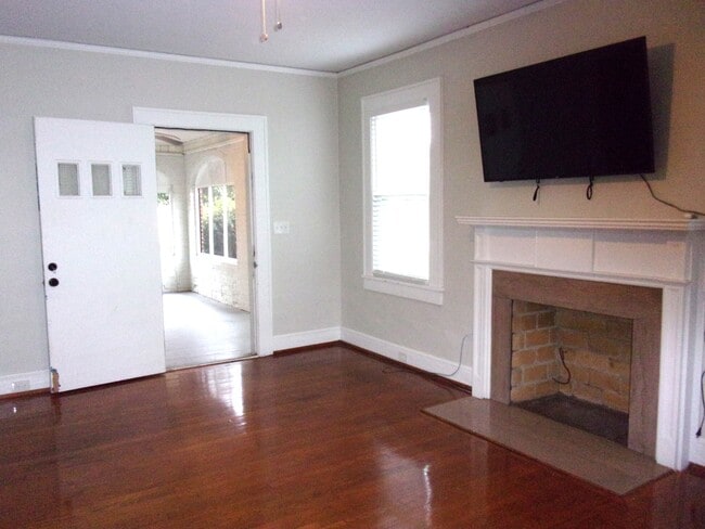 Photo - 738 Charlotte Ave