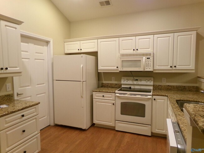 65 Valley Way Cir SE Unidad 65