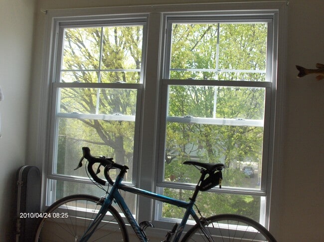 Building Photo - 72 Nash St Unit 2