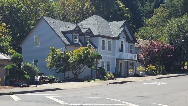 Building Photo - 13518 SW Hillshire Dr Rental