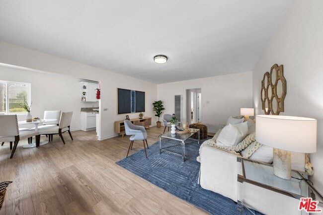 Photo - 643 Pacific St