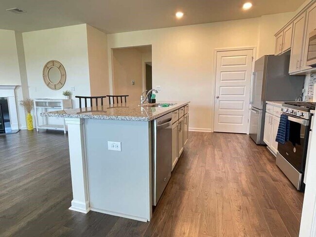 Photo - 350 Graham Campbell Ln