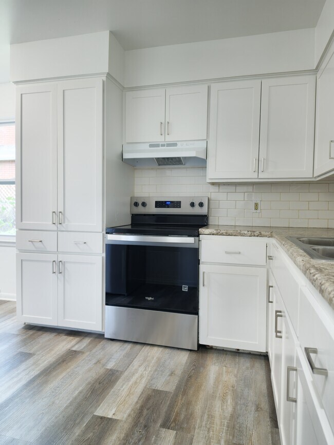 127 Lawrence St NE