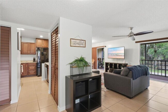 140 Orchid Woods Ct Unidad 13B
