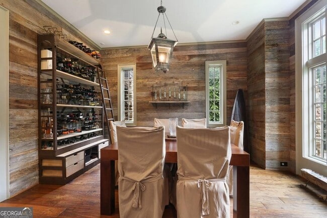 Photo - 1692 Friar Tuck Rd NE