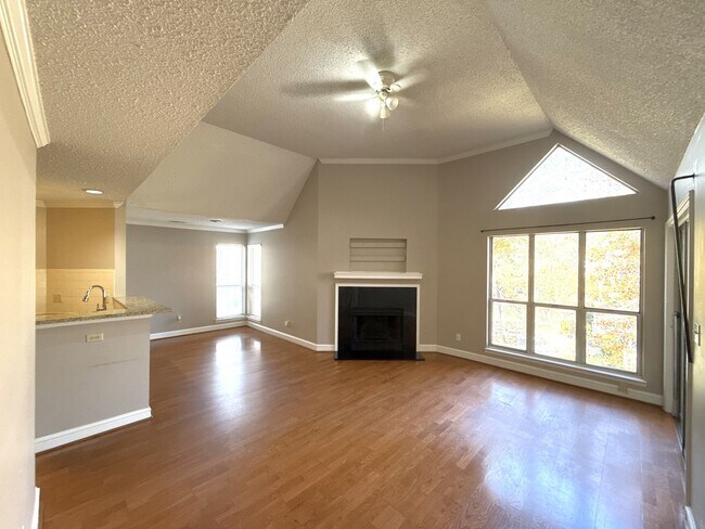 Photo - 1 Bedroom Condo Off Randolph Road!