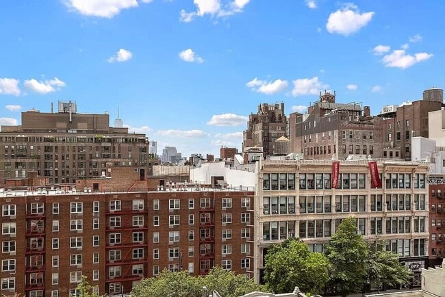 22 W 15th St Unit 8A