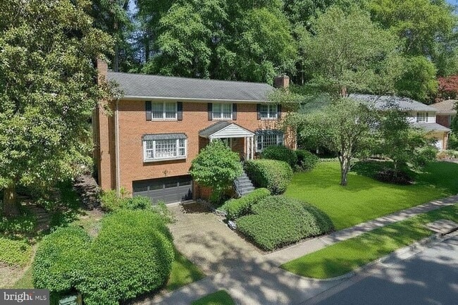 Photo - 4025 N River St