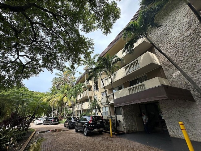 Building Photo - 1800 Sans Souci Blvd Unit 426