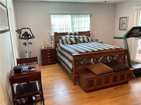 Photo - 22737 Hamlin St