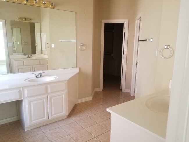 Photo - 552 Palomino Way