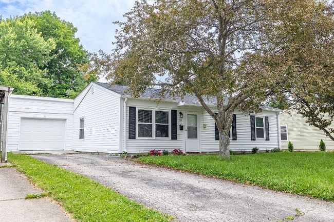 Building Photo - 199 Sunset Dr S