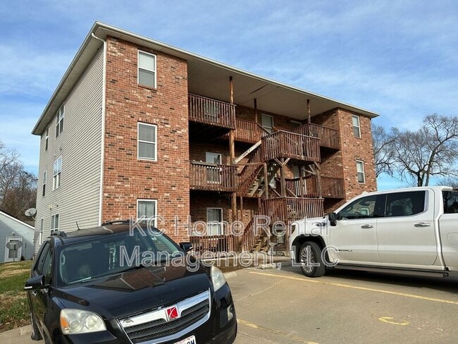 Building Photo - 1006 W Royle St Unit D Rental