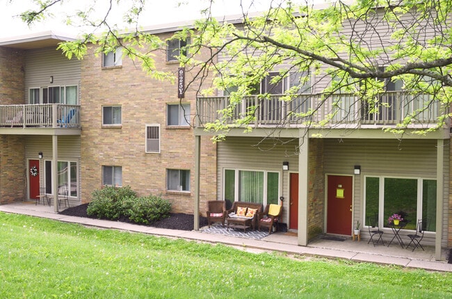 Photo - University Terrace Apartments