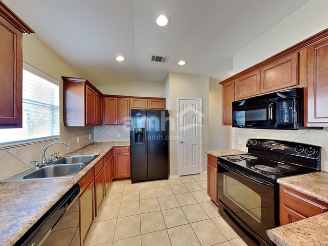 Photo - 765 Tomah Dr