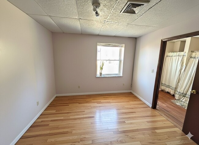 Building Photo - 5901 Bryant St