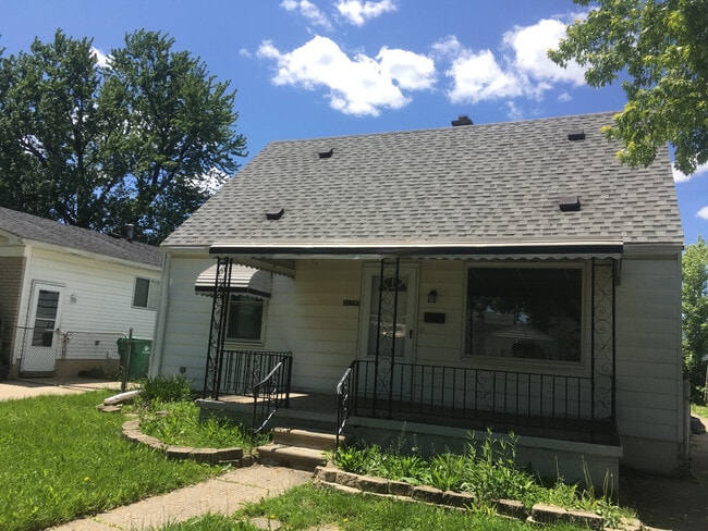 3 Bedroom Bungalow, Move-In Ready. Sec. 8 OK - 3 Bedroom Bungalow, Move-In Ready. Sec. 8 OK House