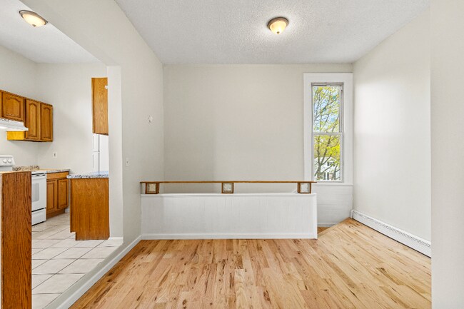 Photo - 139 Boswell Ave Unit 2B