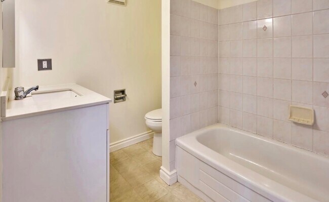 Photo - 10939 109 St NW Unit 203