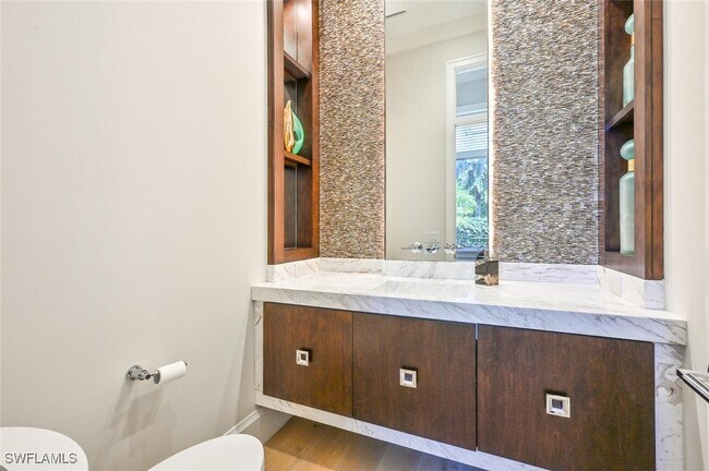 Photo - 727 Buttonbush Ln