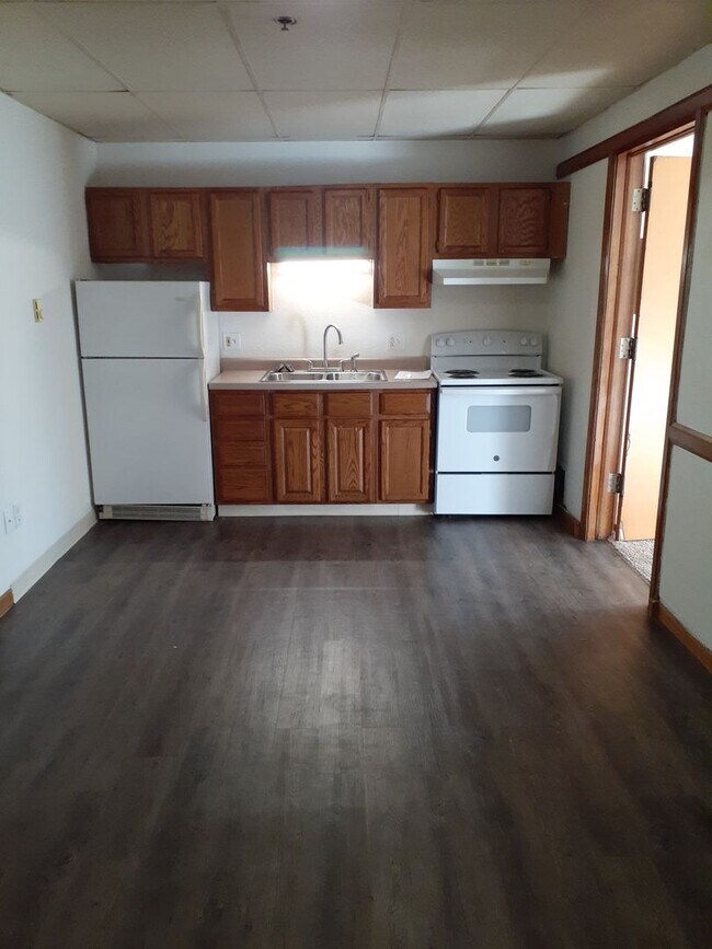 Photo - Creekside Apartments (Olivet HS, LLC)