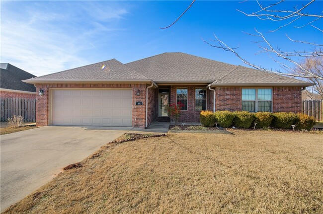 Building Photo - 402 SW Arch St