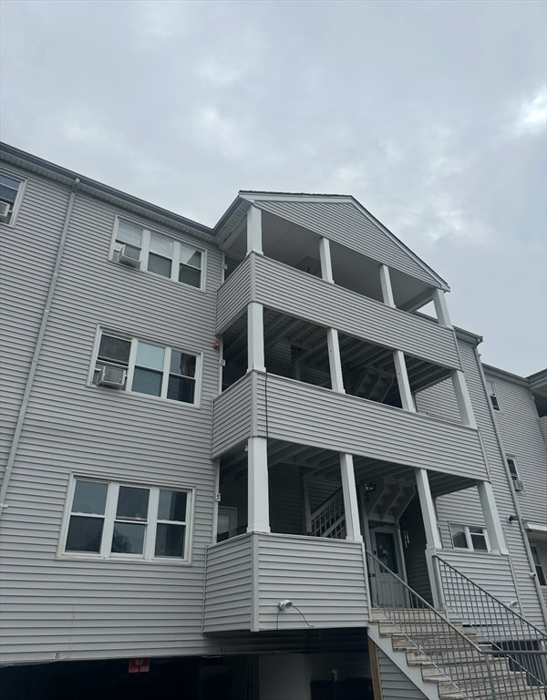 Building Photo - 386 Summer St Unit 5