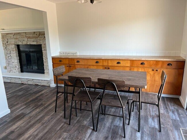 Photo - 375 NW North St