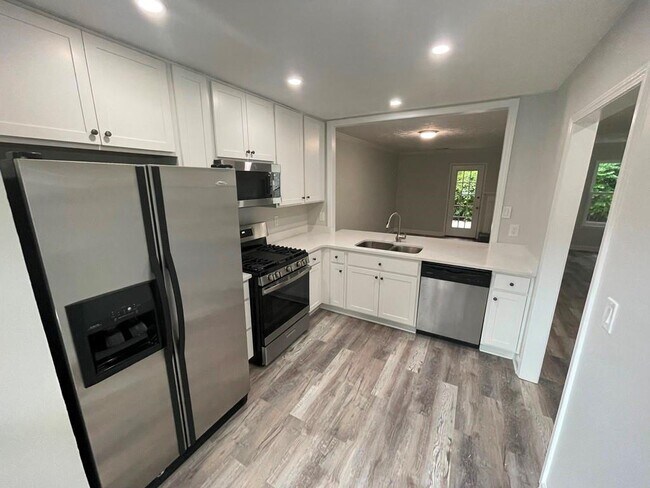 2260 Newport Landing
