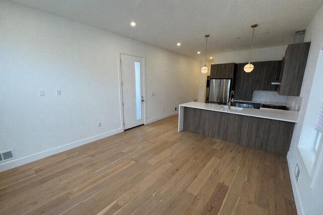 Photo - 92 E 27th St Unidad 1