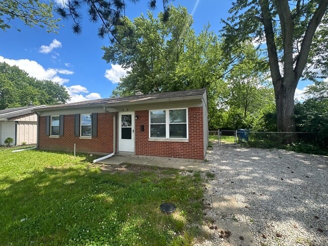 Building Photo - 8315 Meadowlark Dr