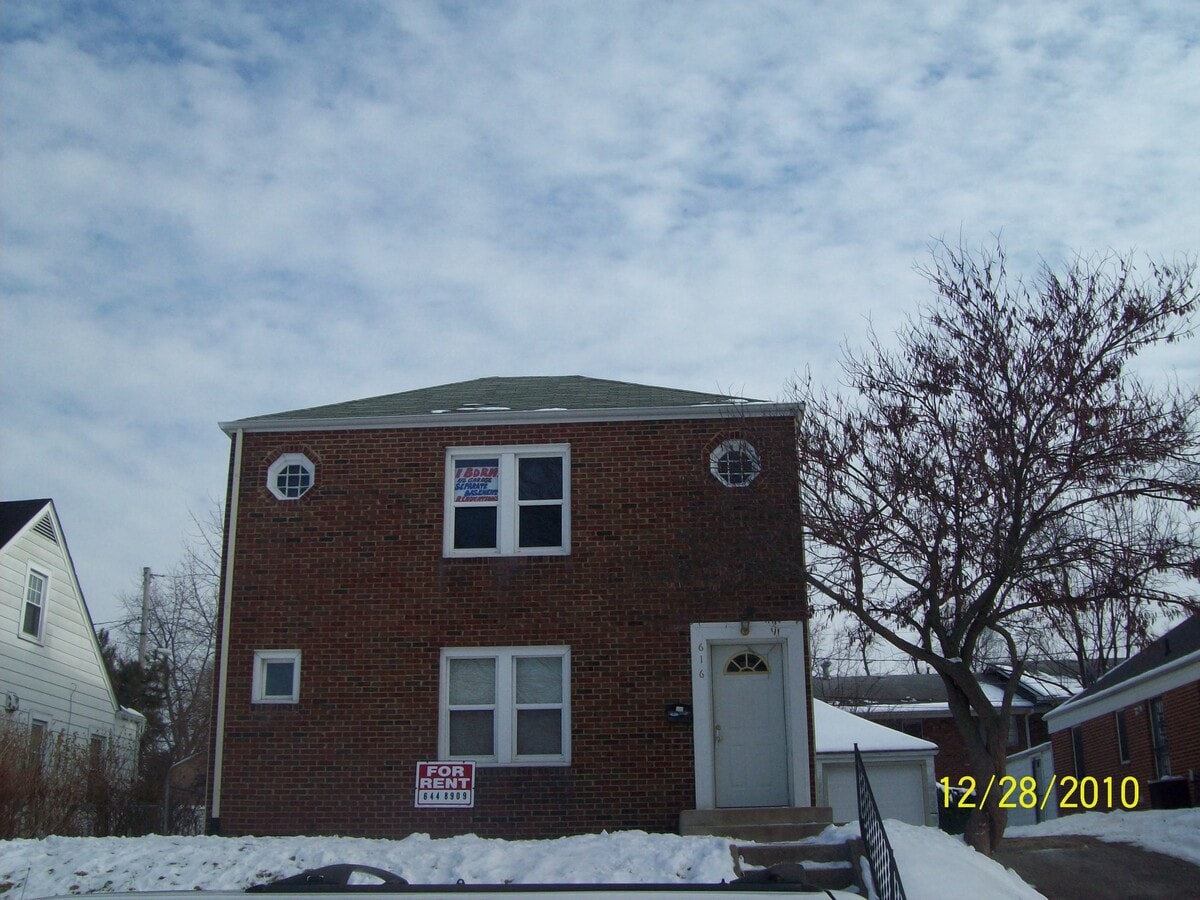 Photo - 616 1/2 Henry St