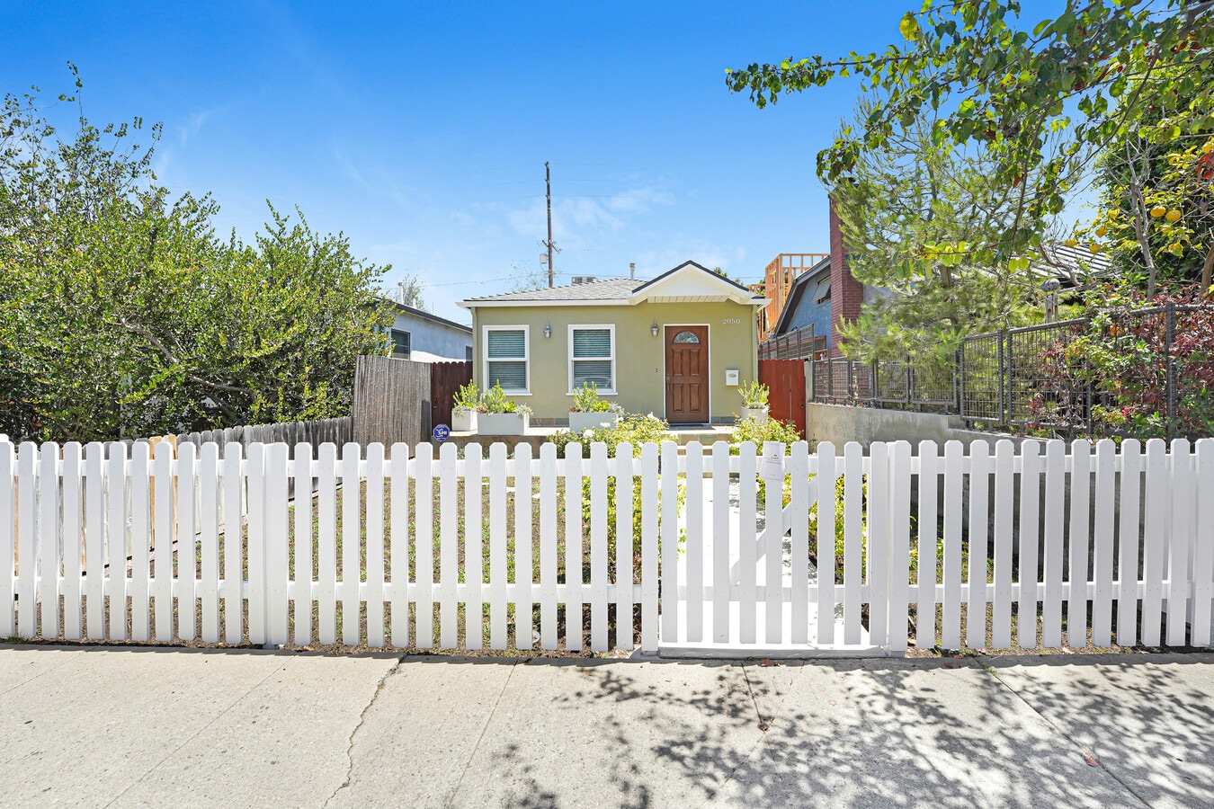 Photo - 2050 Walgrove Ave