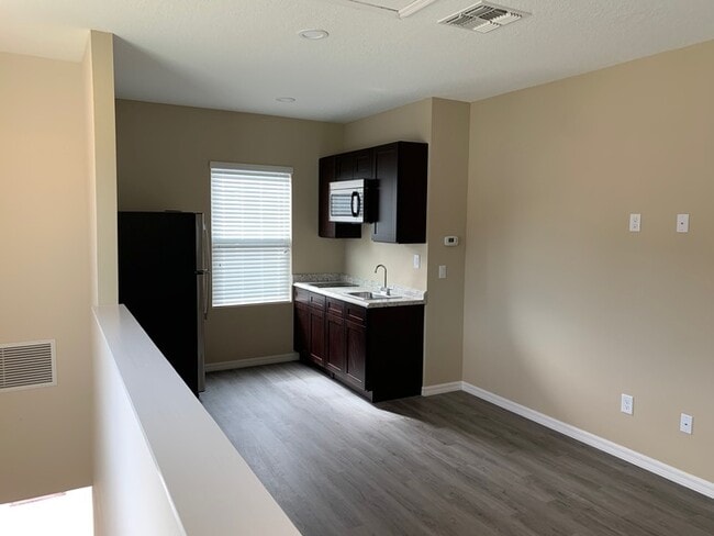 Photo - Garage Apartment in Winter Garden, Includes Utilities!