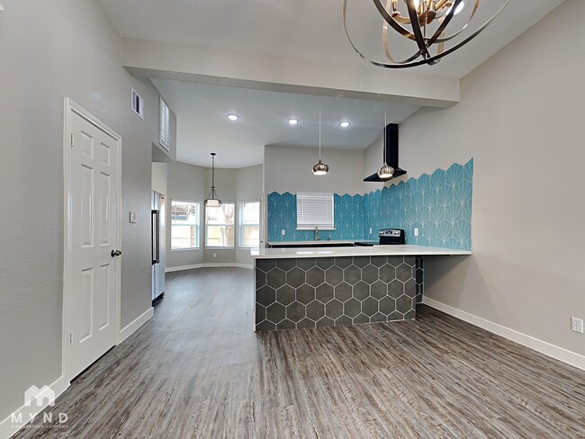 Photo - 1535 Stevenage Ln