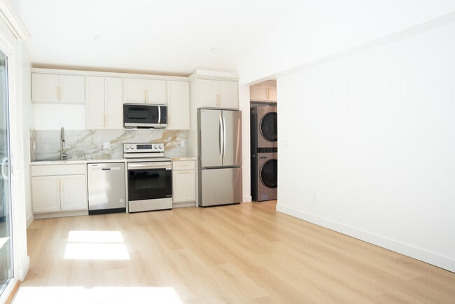 Photo - 3103 Motor Ave