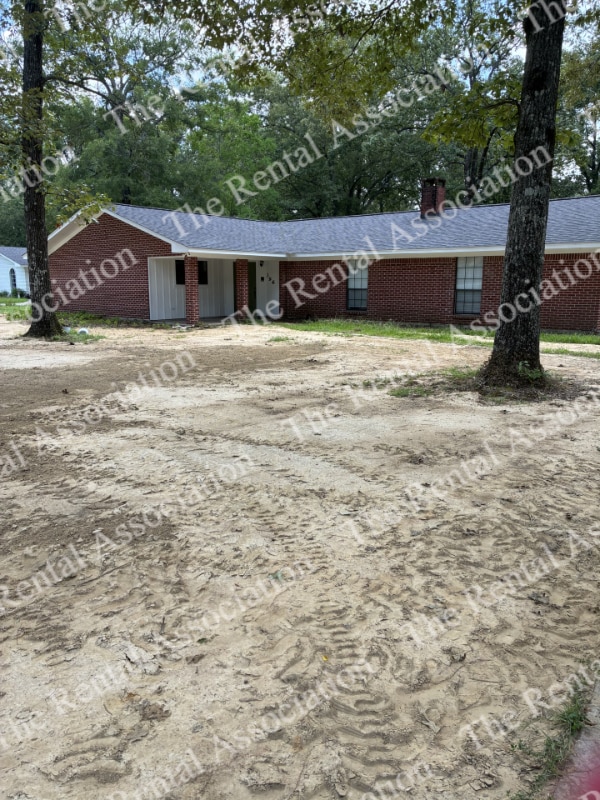 Building Photo - 396 Rowland Rd