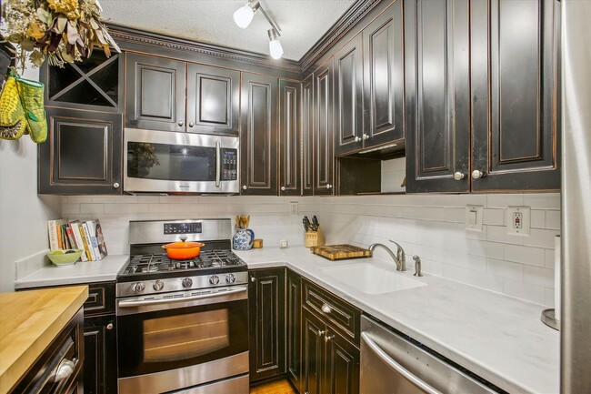 Photo - 801 N Pitt St