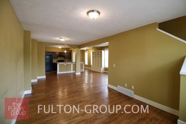 Photo - 1056 Fulton St W