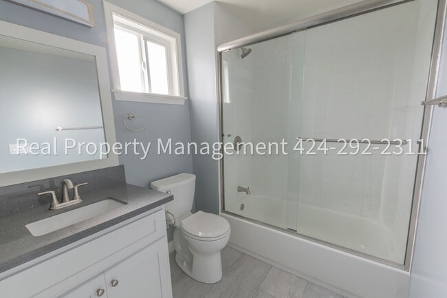 Building Photo - Dont miss out this 4 Bed 2 bath