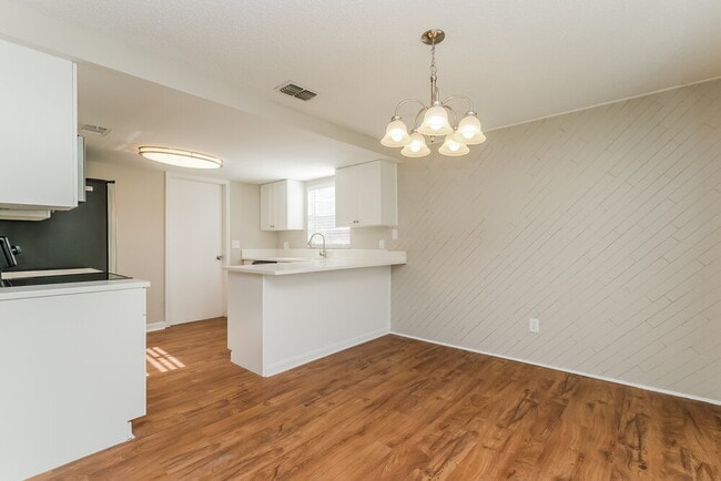 6403 Reef Cir
