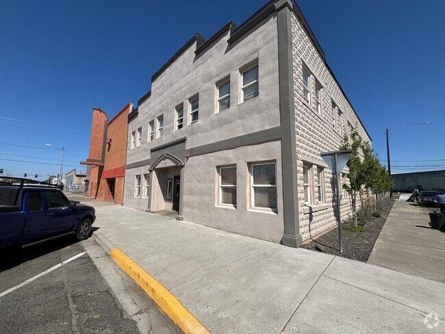 Building Photo - 118 E 3rd St Rental