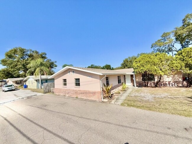 Photo - 972 San Christopher Dr